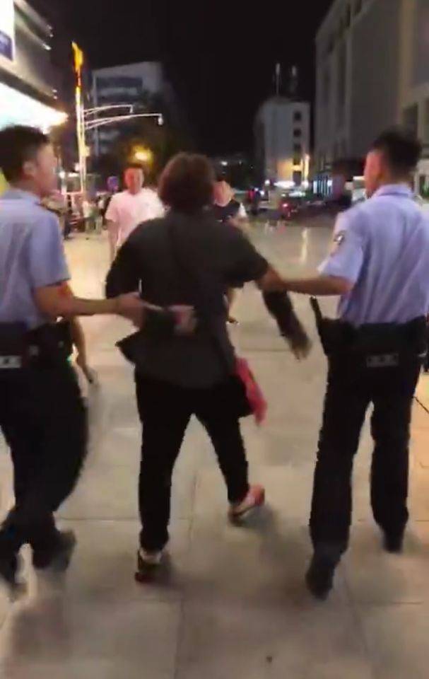 點(diǎn)擊此處即可免費(fèi)領(lǐng)取裝修團(tuán)購會名額