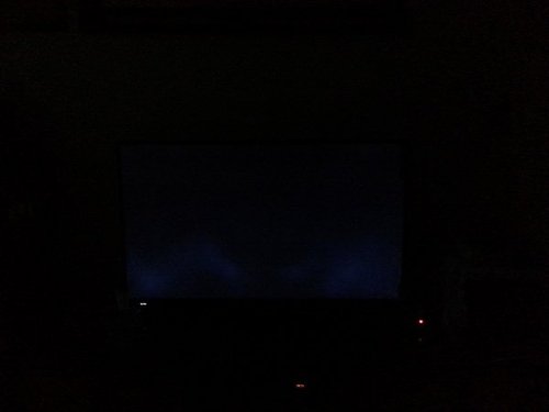 而其中一個社區(qū)的三棟回遷樓一直沒有供電