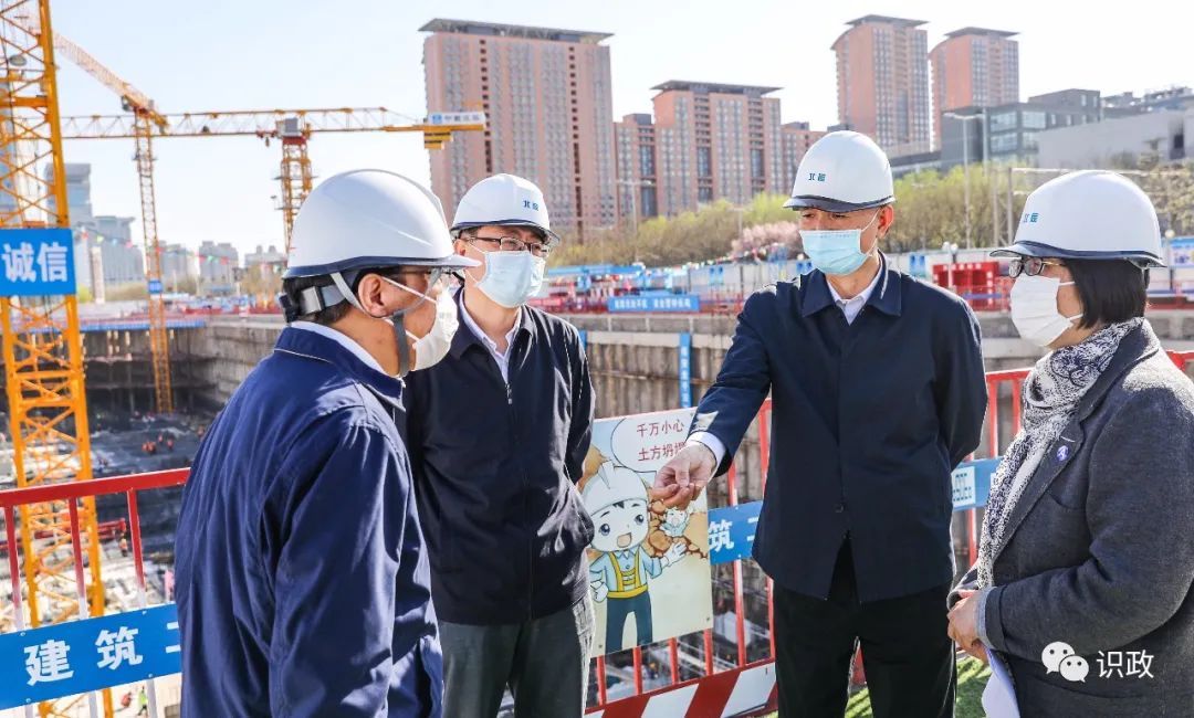 直接連通的新機場線地鐵站規?？氨缺本┱?></img></p>
<p><strong>我當年的錢能買三室</strong></p>
<p>1、剛教育工作不久，沒錢，便賣了個小的兩室，當時大國際形勢是買賣雙方行業，定金適當，樓盤更重要少，輪不到選，買了個二手的回遷房，有證，樓下居民樓2.4w左右，我這個便宜6000，雖然洋房通風還行，一咬牙，便買了。</p>
<p>2、當時月供與薪水一樣多，窮死了，買車一年后，房貸成倍增長，心理壓力總是有些，畢竟換教育工作了，距樓房較遠，準備工作勤奮養家要么將故鄉村上的沿街樓下手買二套，縣區上的沿街樓前幾年能賣78萬，這幾年一文不值了，，，經第一次買房子，我其實金濤的認識論卻是值得參見的，人要順勢而為，逆市要比乘勢花費更高的付出，投資收益卻不較大多，這不18年的新貨分散成功上市，我當年的錢能賣三室，再提個翻新頁，能買新東站4室兩廳了，但我賣的邊線算不上差，離著兩個商業區1000米。</p>
<p><strong><a href=