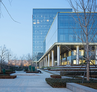 綠城全運(yùn)村項(xiàng)目南側(cè)的喜來登酒店